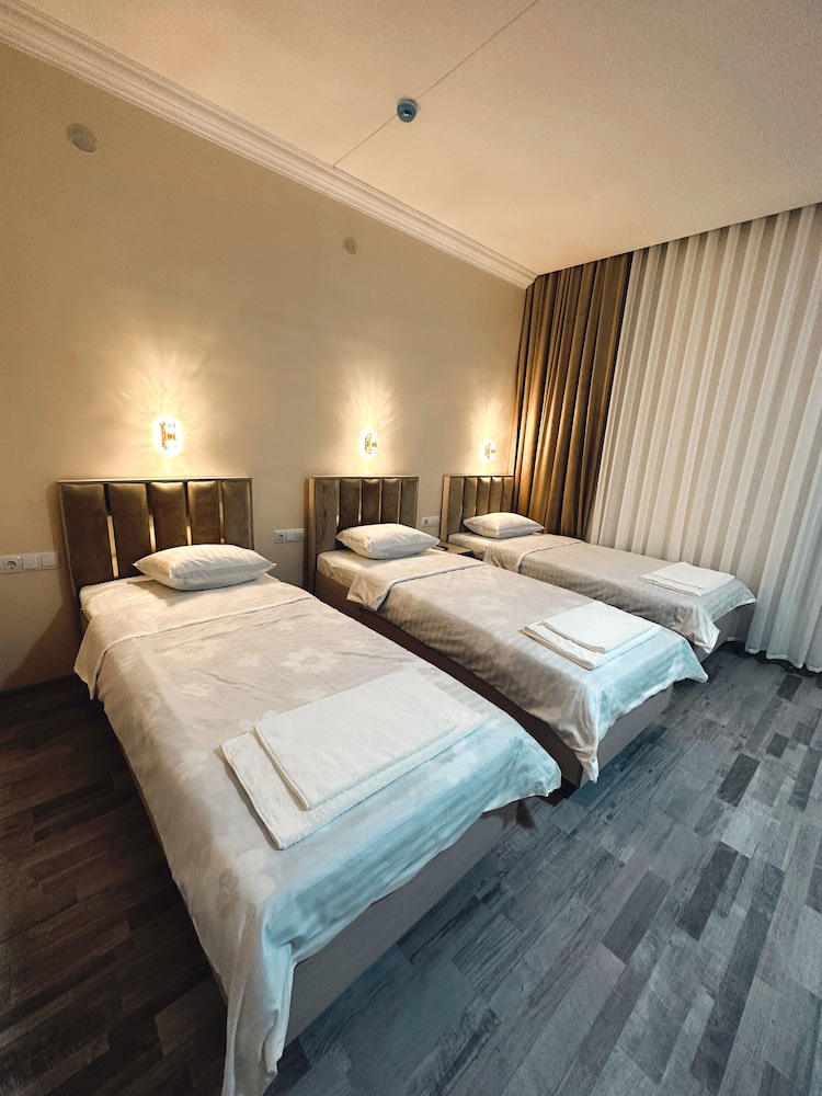 Standard Triple Room, City View