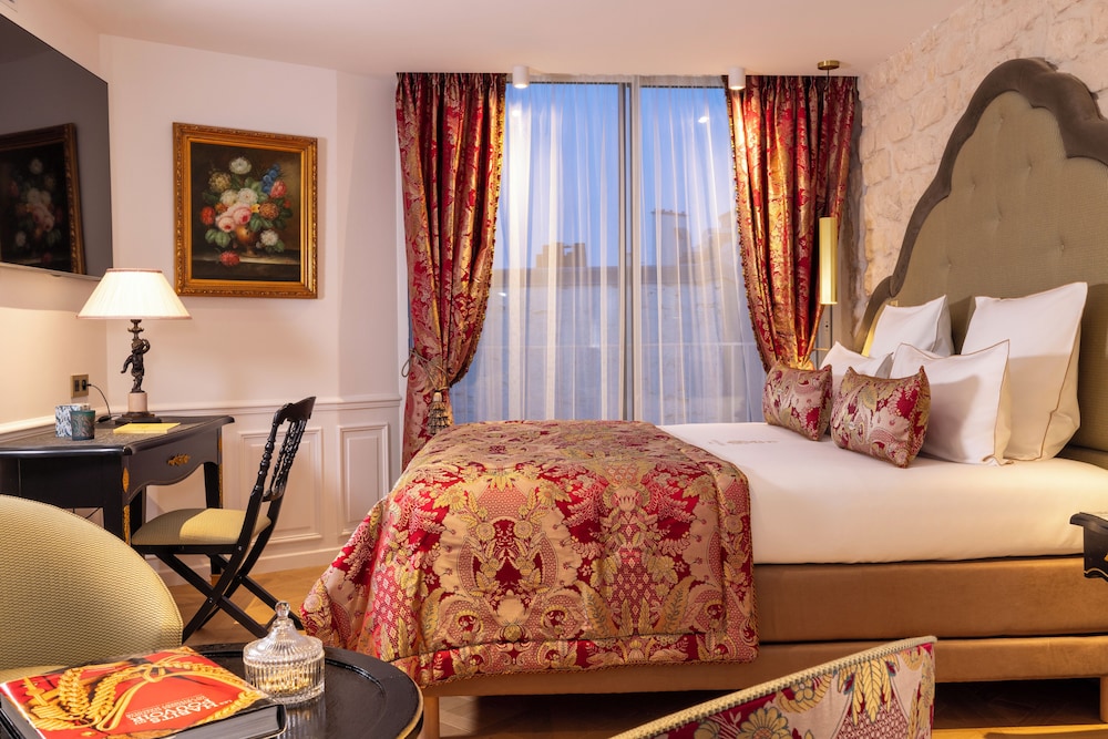 Royal Suite, 1 King Bed, Jetted Tub photo 3