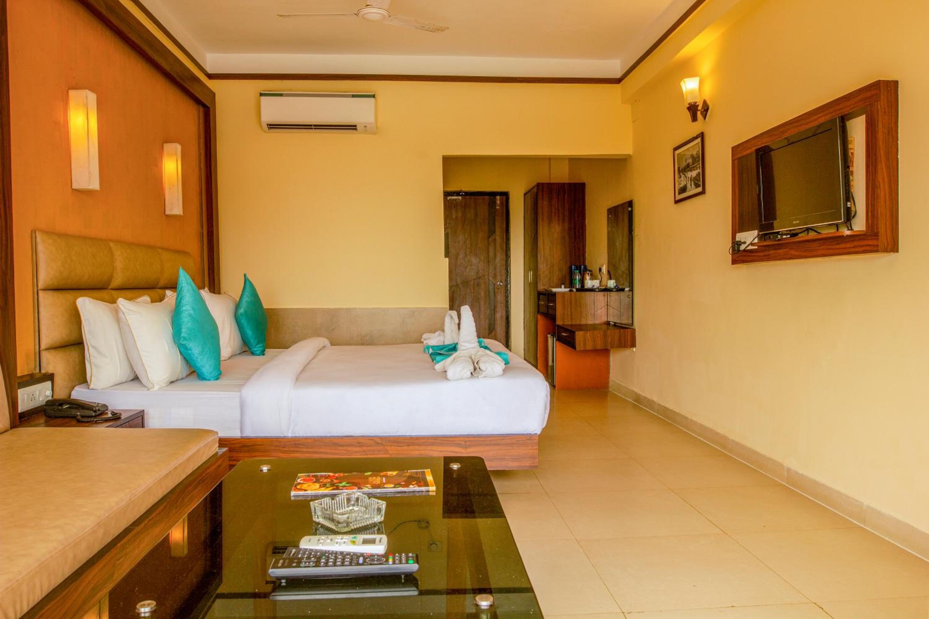 Premium Room with Pool View photo 3
