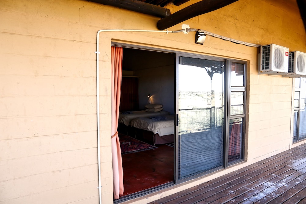 Standard Twin Room photo 2
