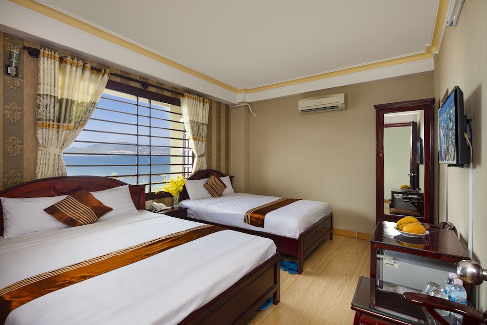 Deluxe Double Or Twin Room, 1 King Bed, Beach View