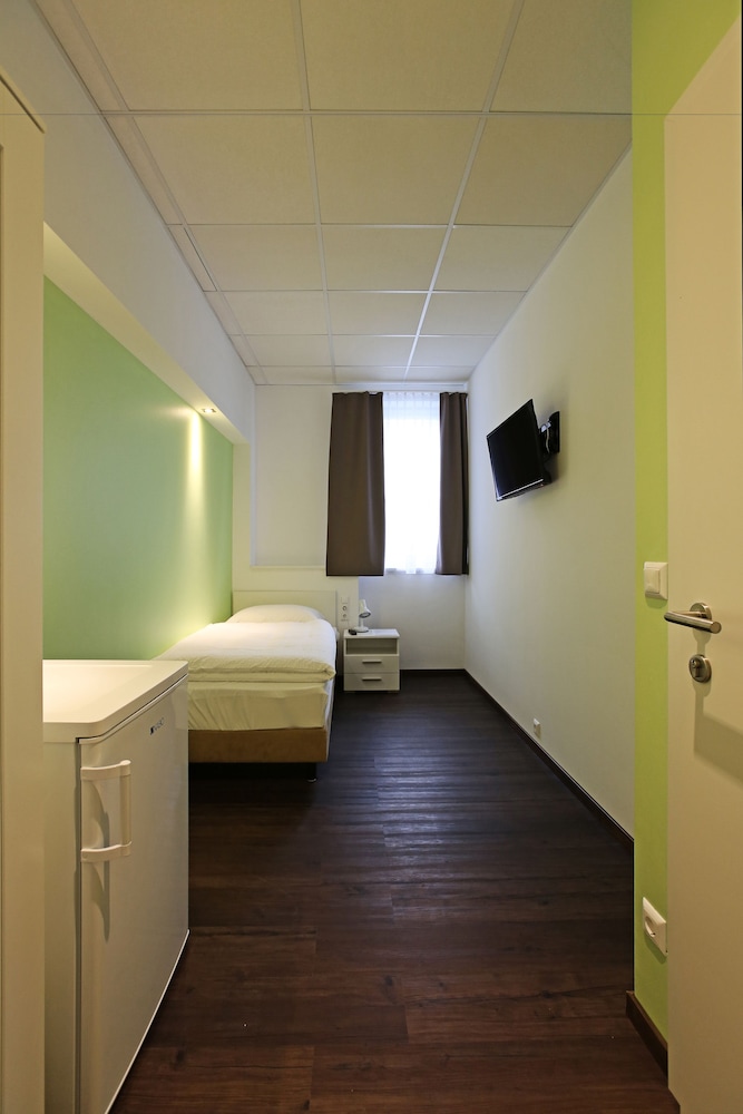 Basic Single Room photo 1