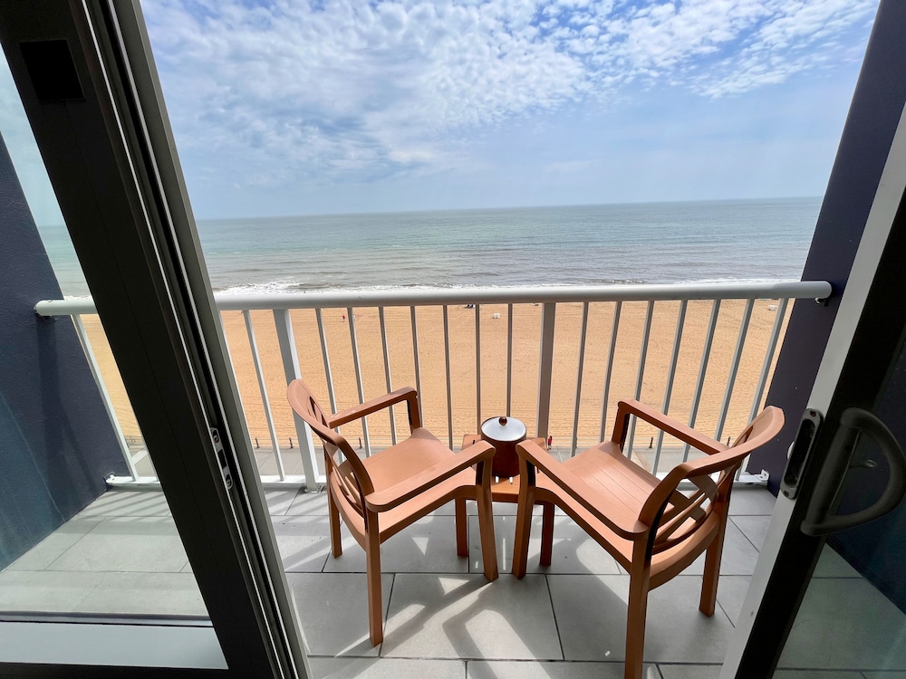 Premium Room, 2 Queen Beds, Oceanfront (High Floor) - Photo 9