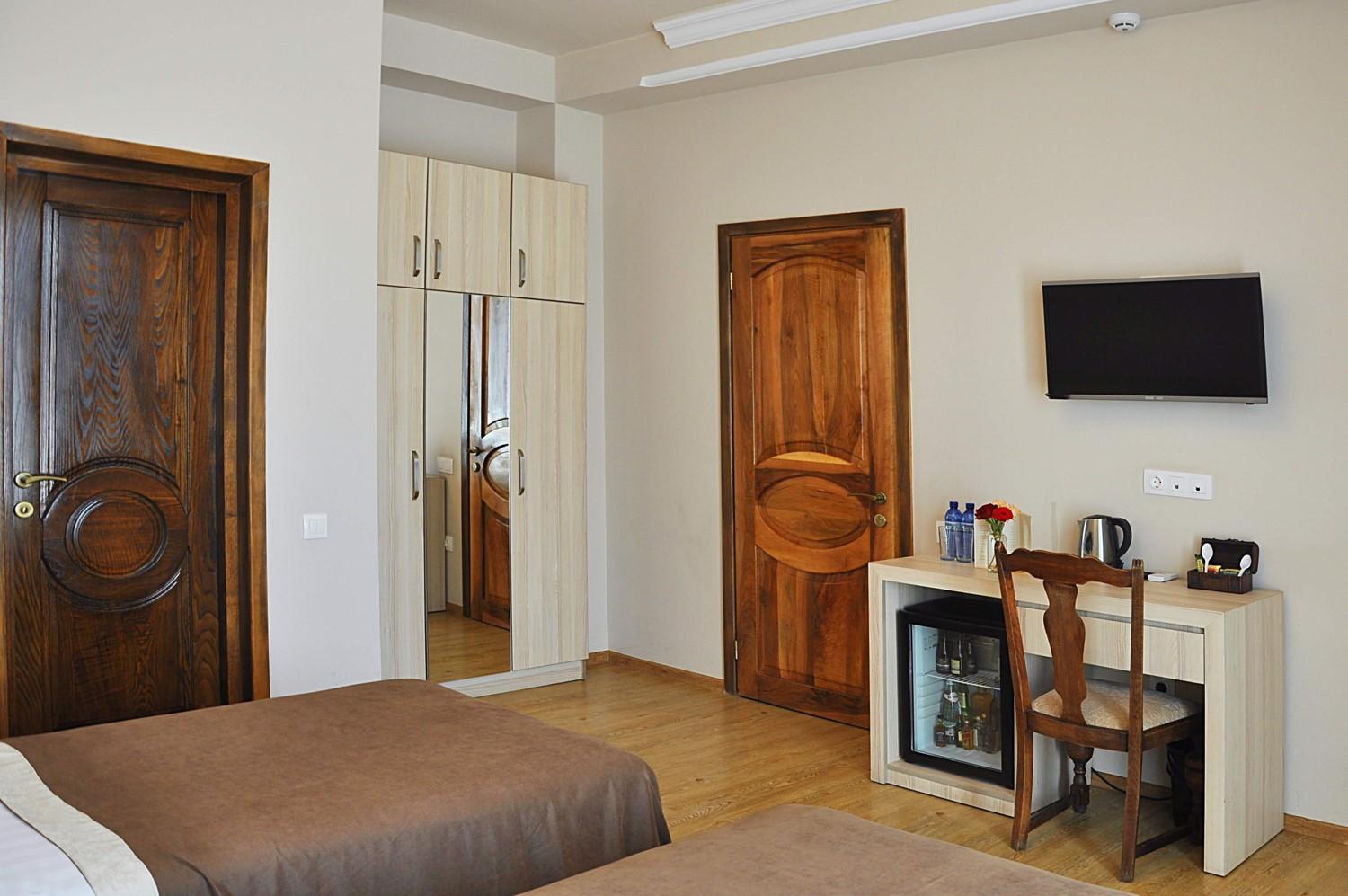 Large Double Or Twin Room photo 1