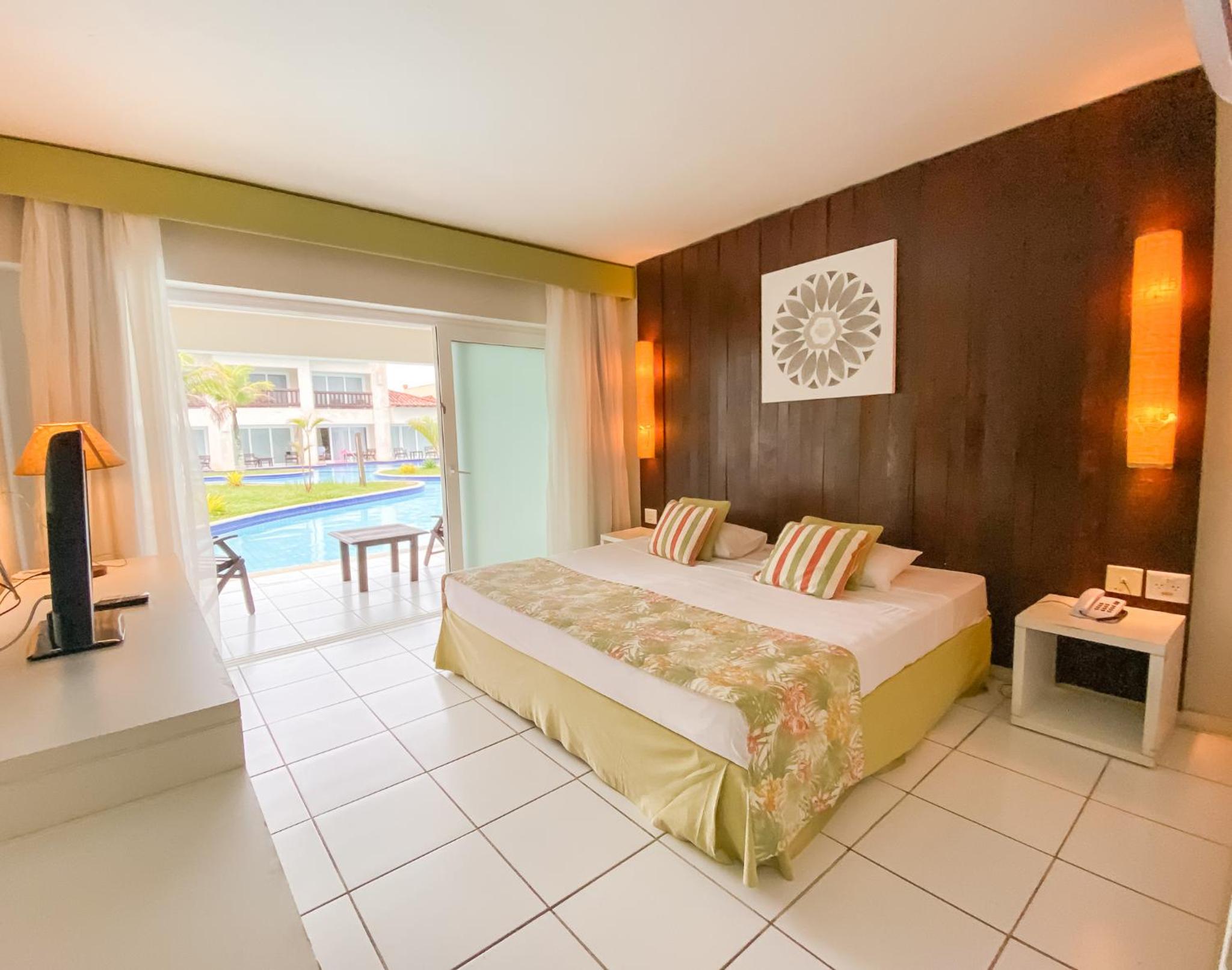Suite with swimming pool view