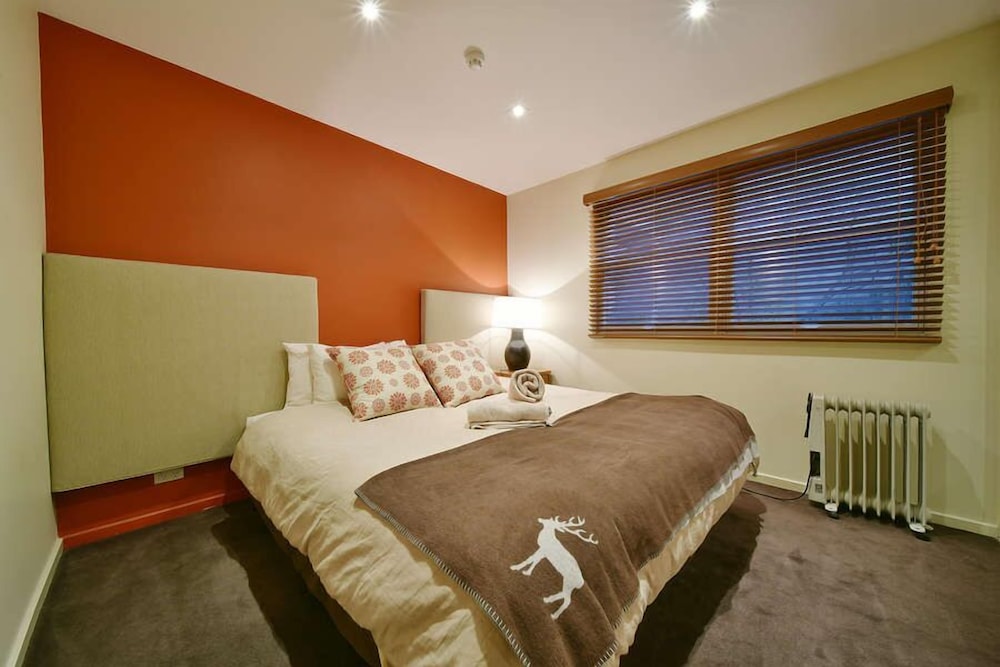 Superior Apartment, 2 Bedrooms, Mountain View, Mountainside photo 1