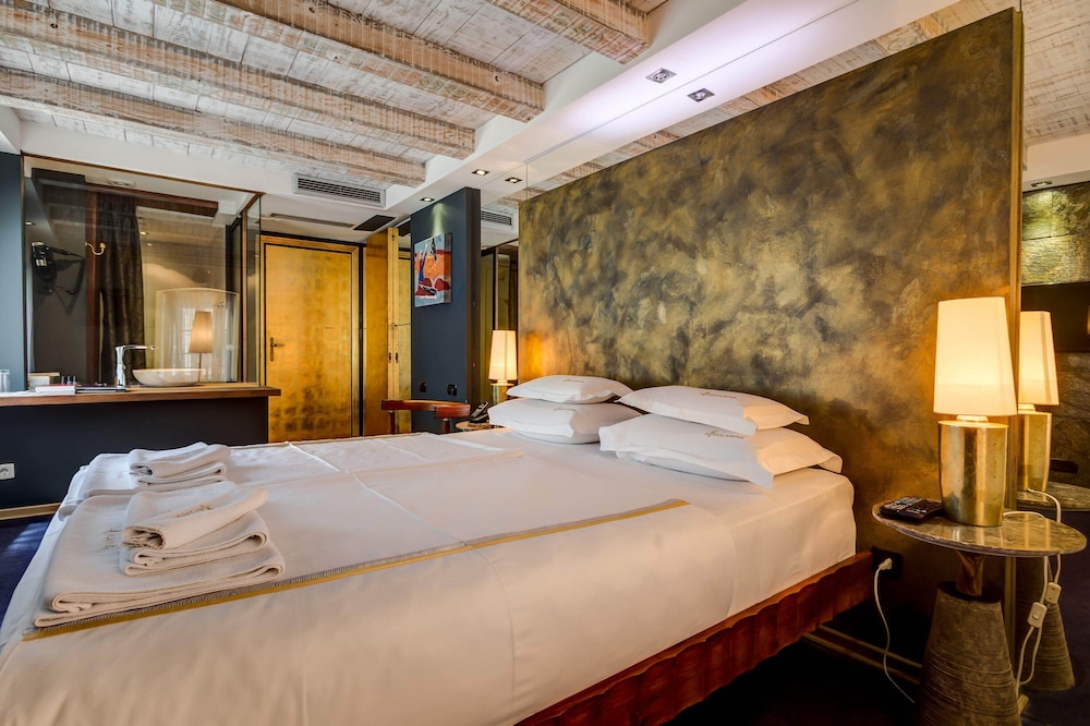 Deluxe Double Room, 1 Queen Bed
