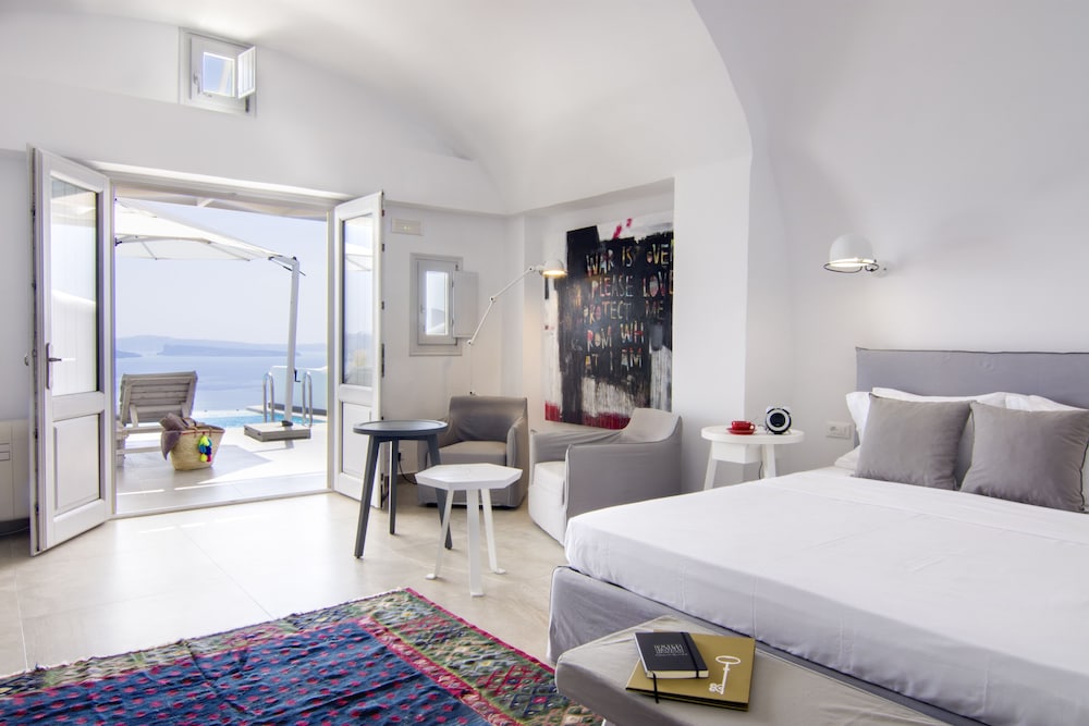 Honeymoon Suite, Pool, Caldera View