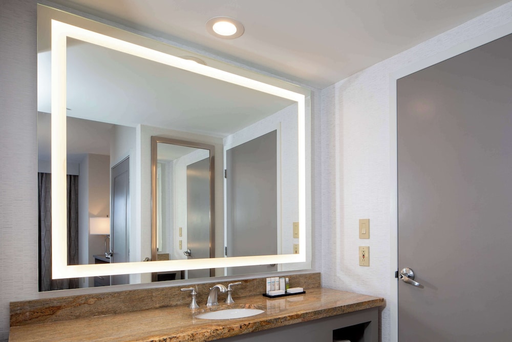King Suite - Photo 2