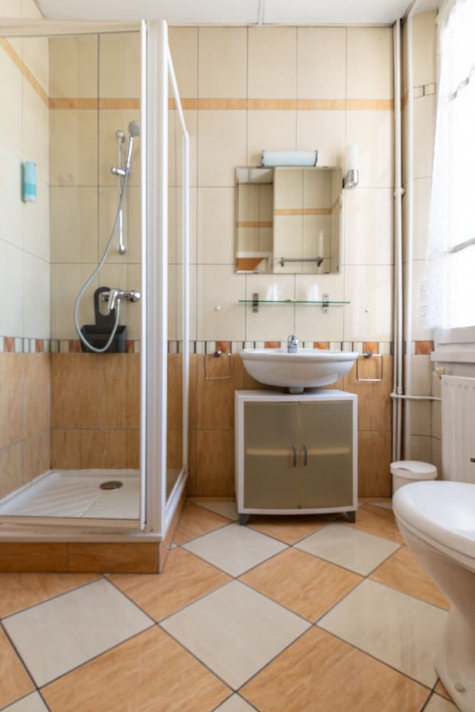 Standard Double Room - Photo 6