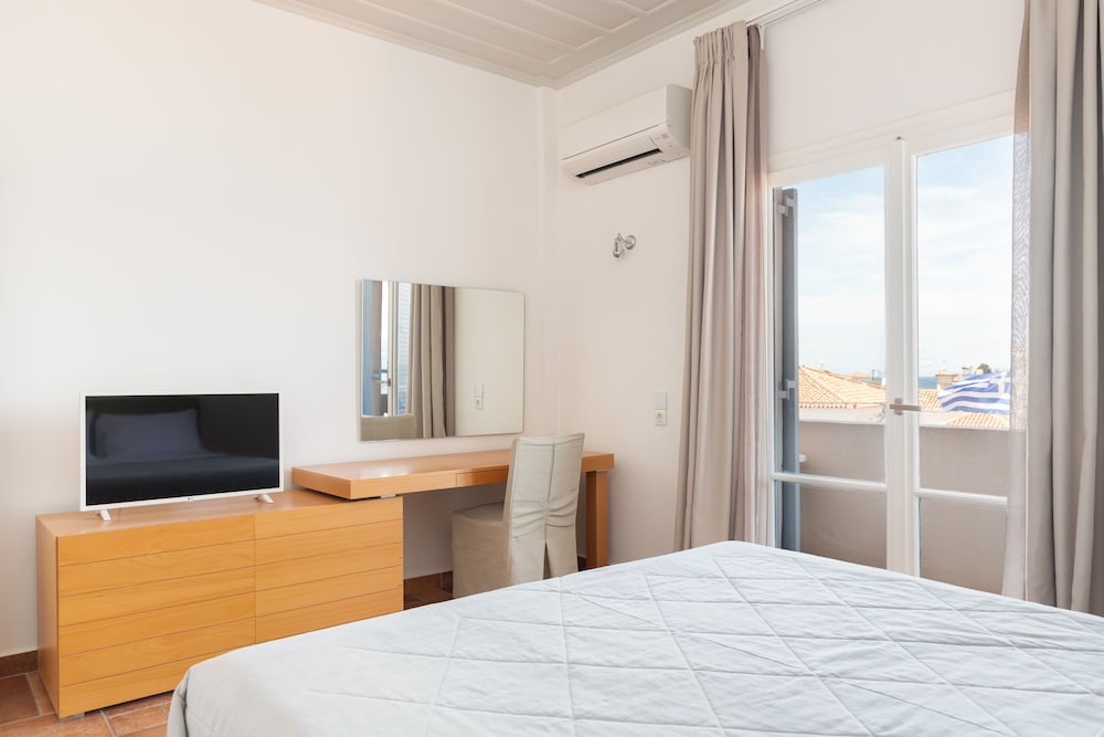 Superior Double or Twin Room, City View photo 2