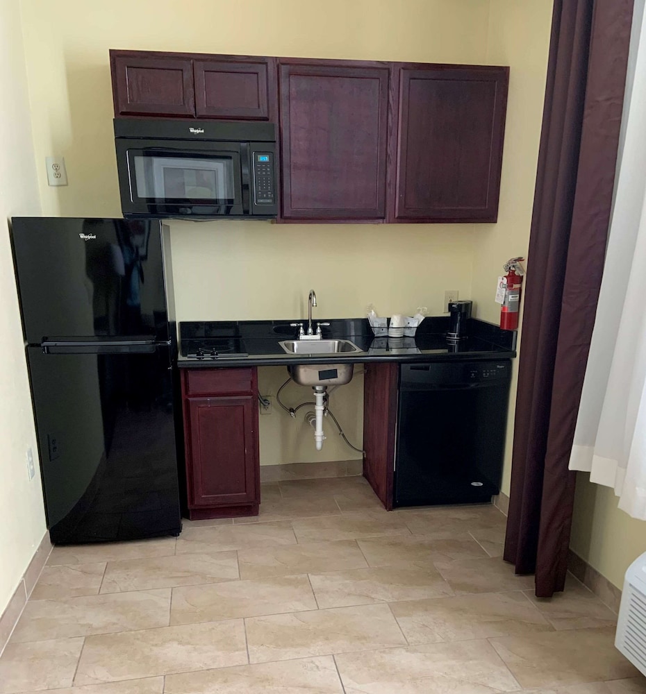Suite, 2 Queen Beds, Accessible, Non Smoking - Photo 8