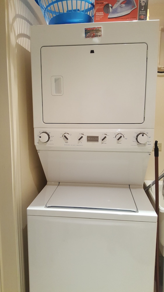 Apt 12, Executive Suites - Palms of Ottawa photo 3