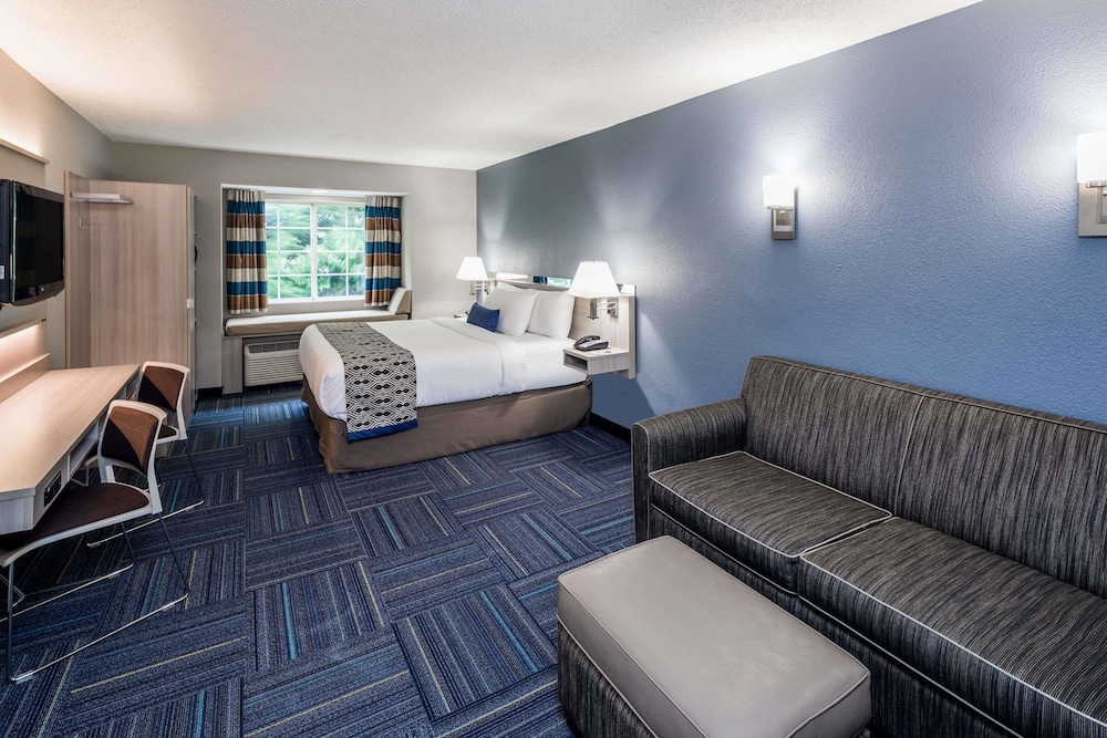 Suite, 1 King Bed, Accessible, Non Smoking - Photo 2