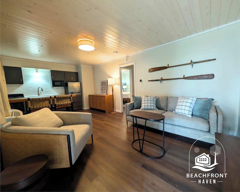 Suite, Patio, Beach View photo 3