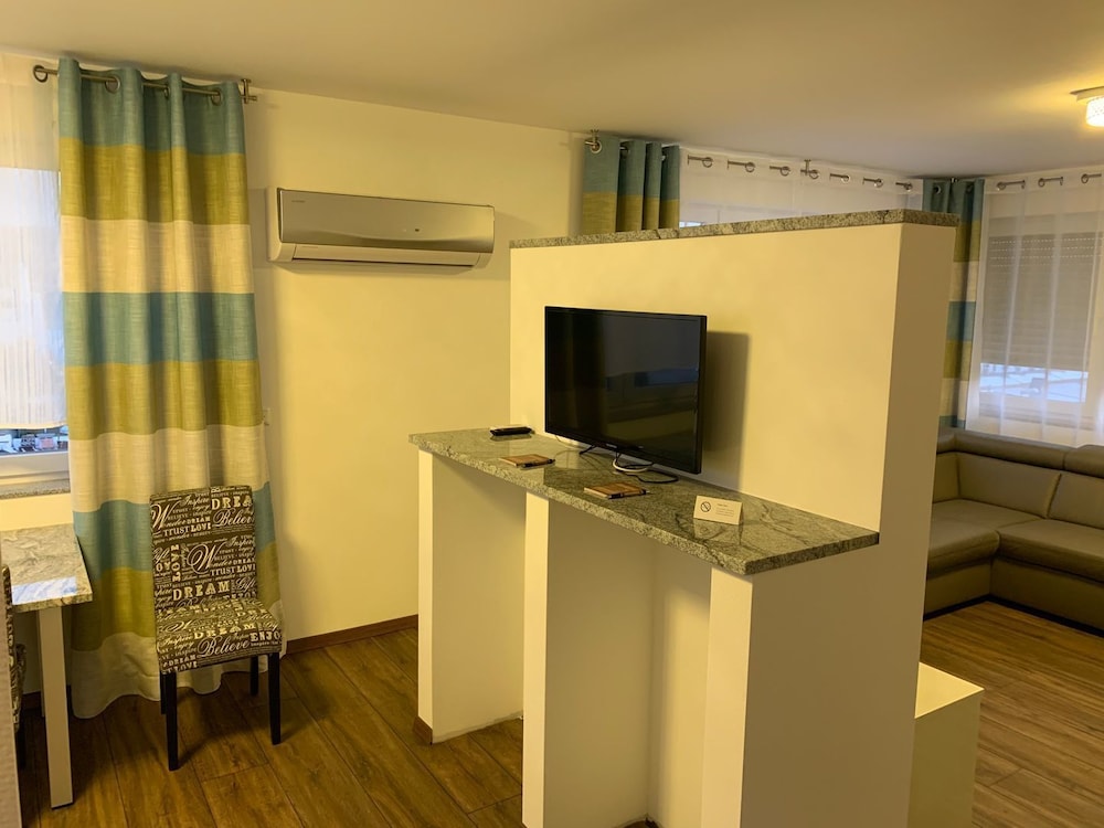 Deluxe Penthouse, 1 Queen Bed with Sofa bed