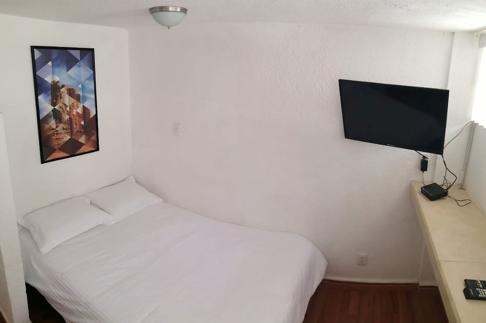 Economy Apartment, 1 Bedroom, Accessible, Refrigerator & Microwave photo 1