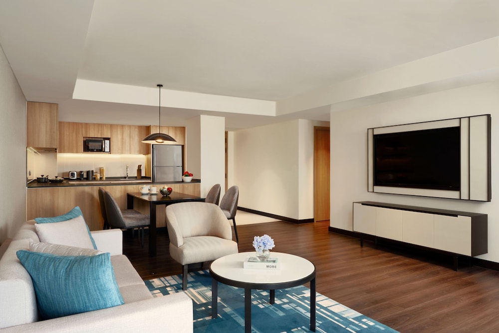 Suite, 2 Bedrooms photo 2