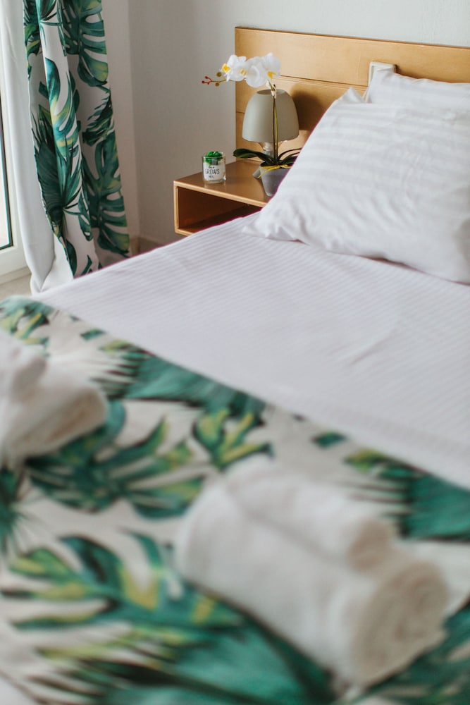 Panoramic Triple Room, 1 Queen Bed with Sofa bed, Ocean View photo 2