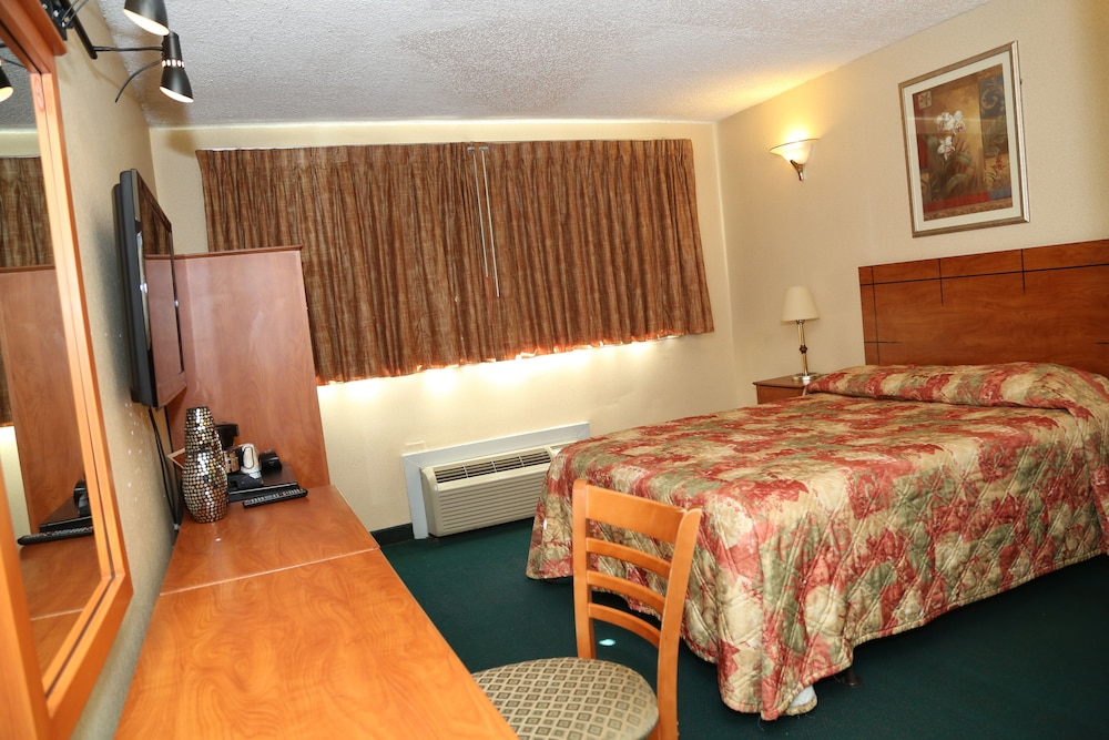 Room, 1 Queen Bed, Accessible photo 3