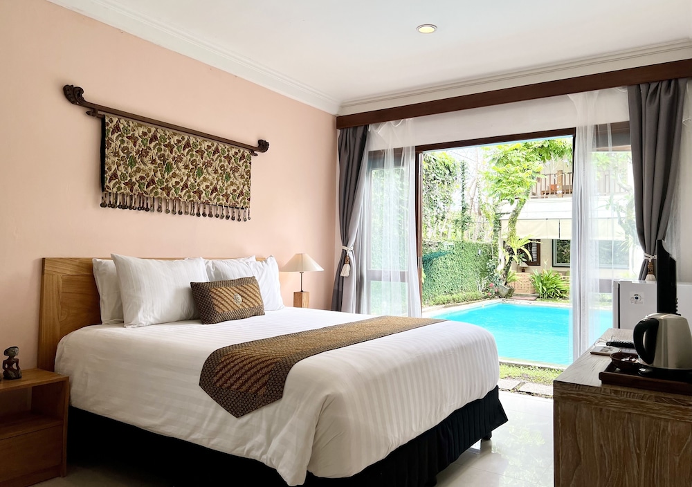 Deluxe Double Room, Pool View