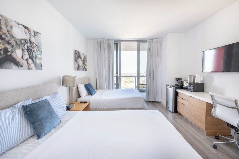 Deluxe Studio, 2 Double Beds