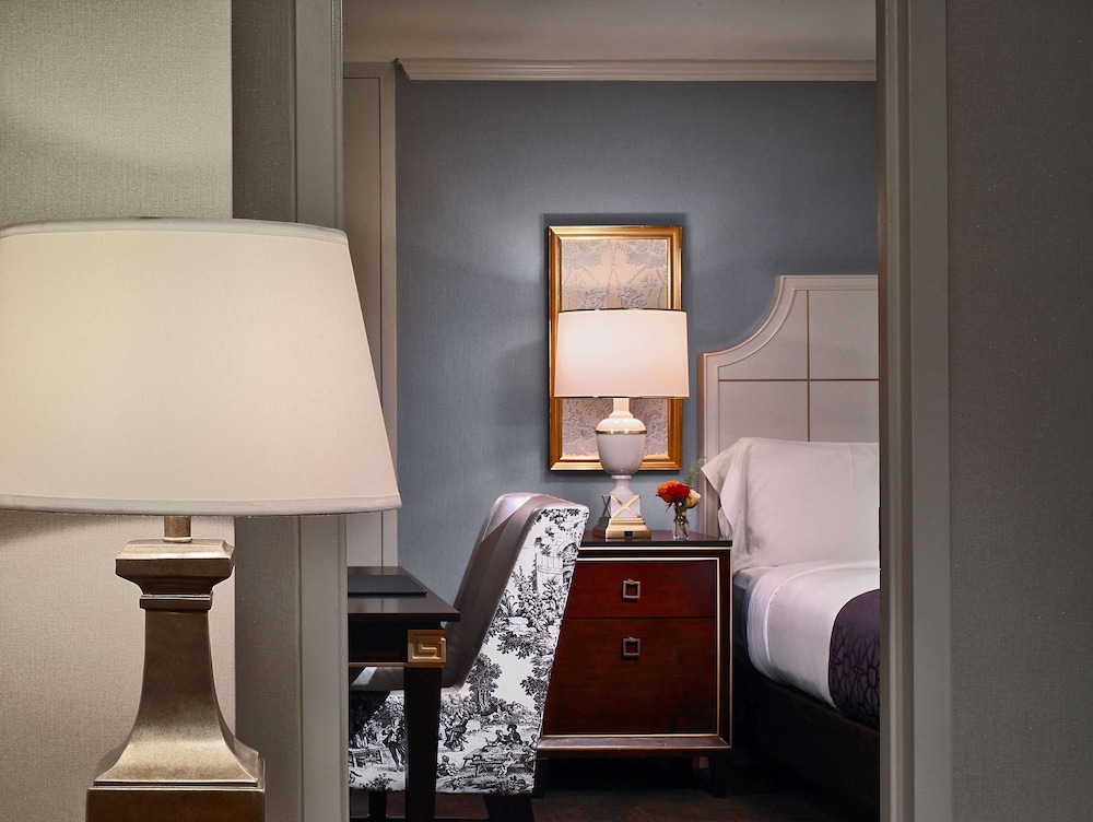 Junior Suite, 2 Queen Beds, Bathtub - Photo 6