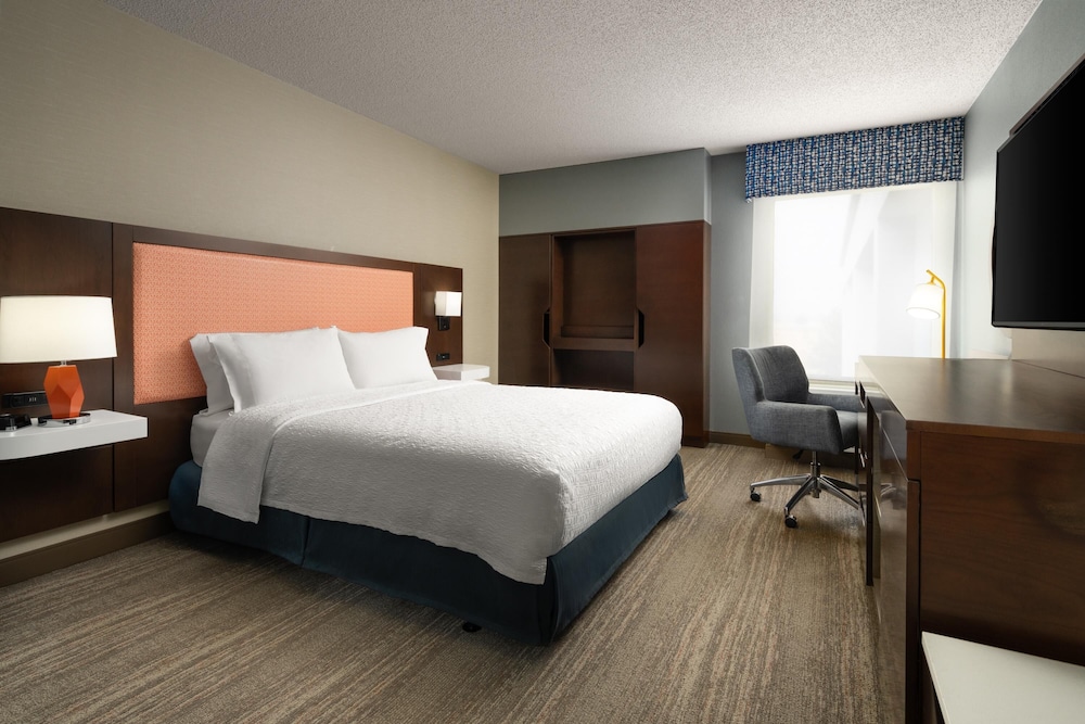 Room, 1 Queen Bed, Accessible, Non Smoking (Hearing. Bathtub) - Photo 1