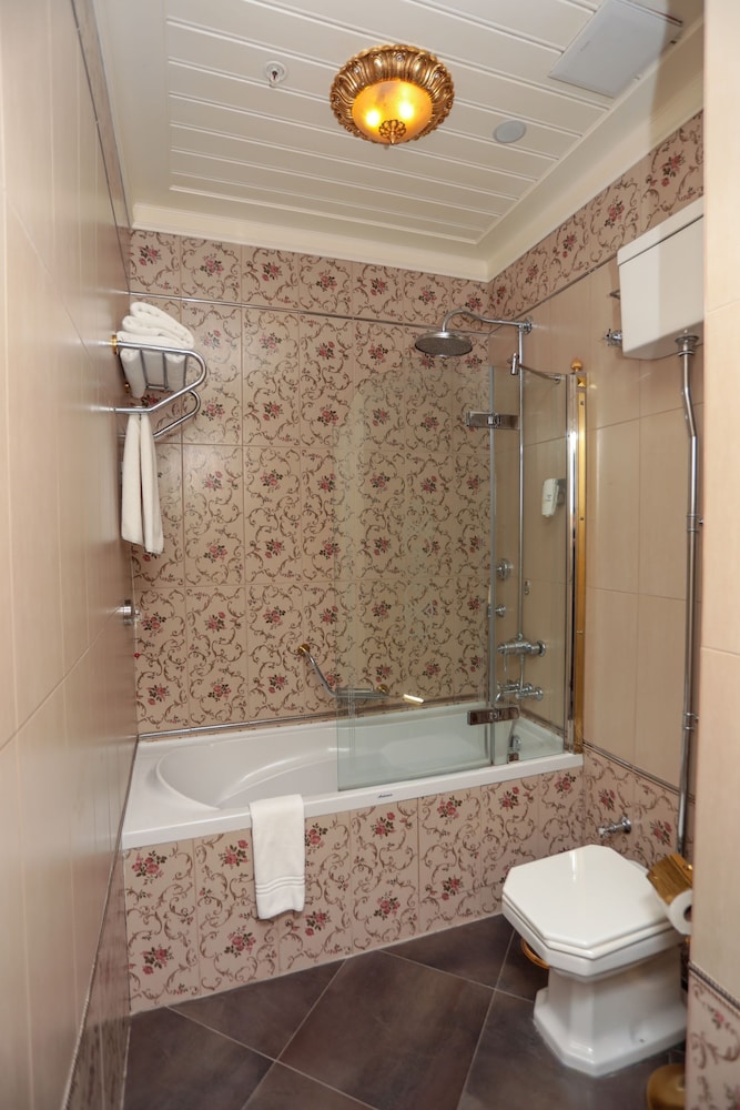 Suite - Photo 12