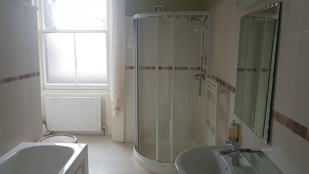 Superior Twin Room, 1 Bedroom, Ensuite, Garden View photo 2