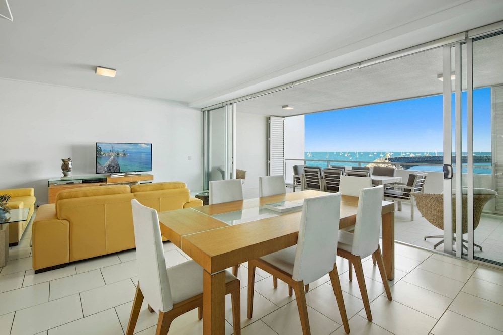 2 Bedroom 2 Bathroom Waterfront Loft Penthouse