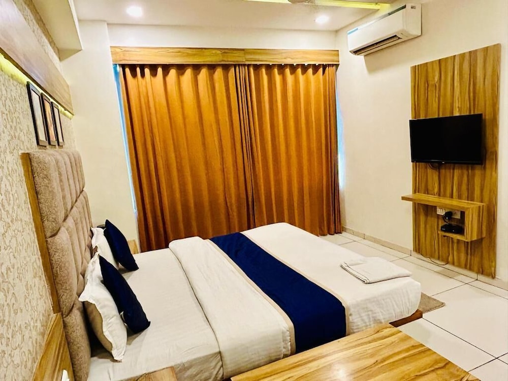 Deluxe Double Room photo 3