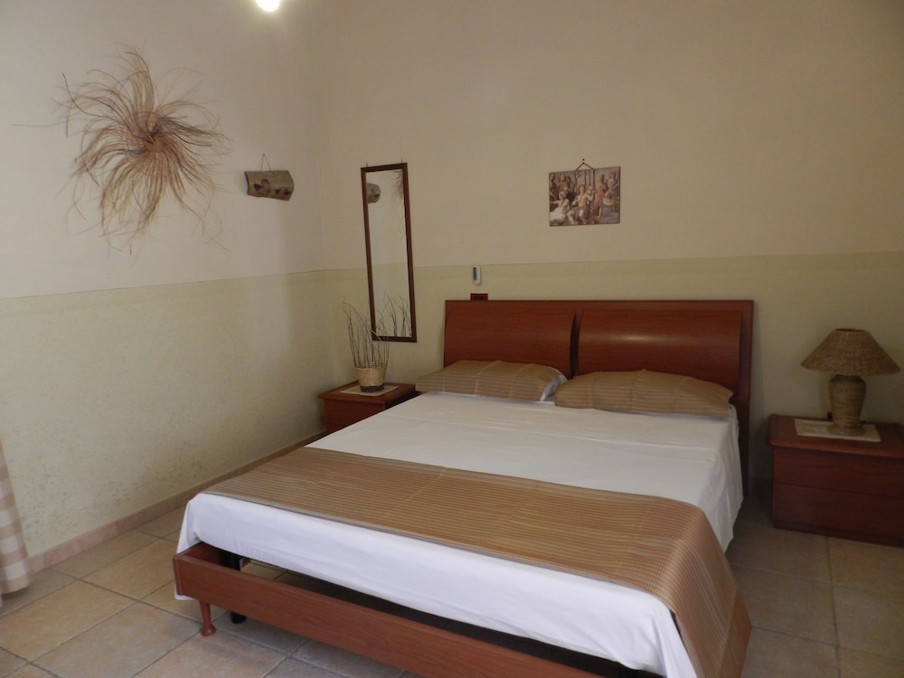 Double Room (N.3)