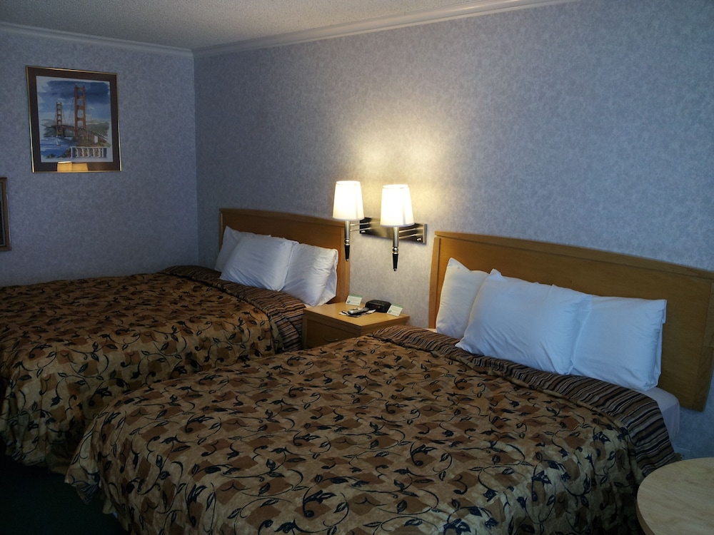 Superior Room, 2 Queen Beds - Photo 2