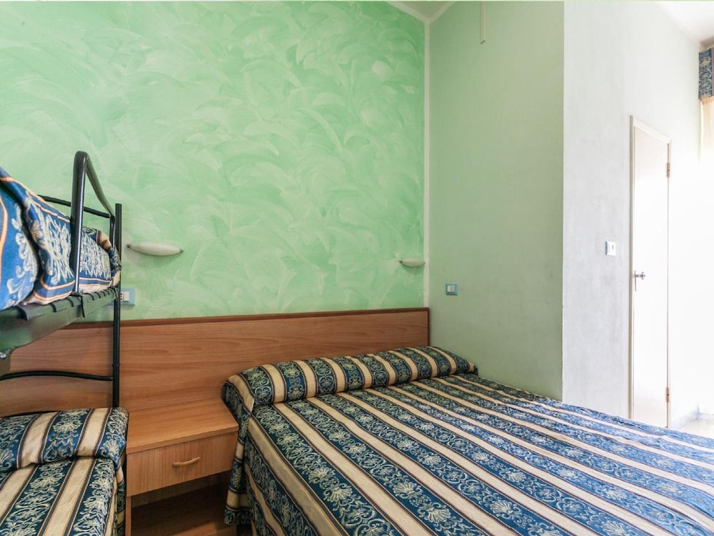 Classic Quadruple Room photo 3