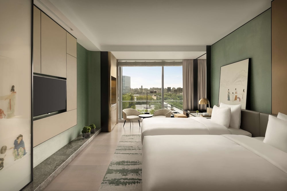 Standard Room, 2 Twin Beds, City View (Deluxe Twin Room) photo 2