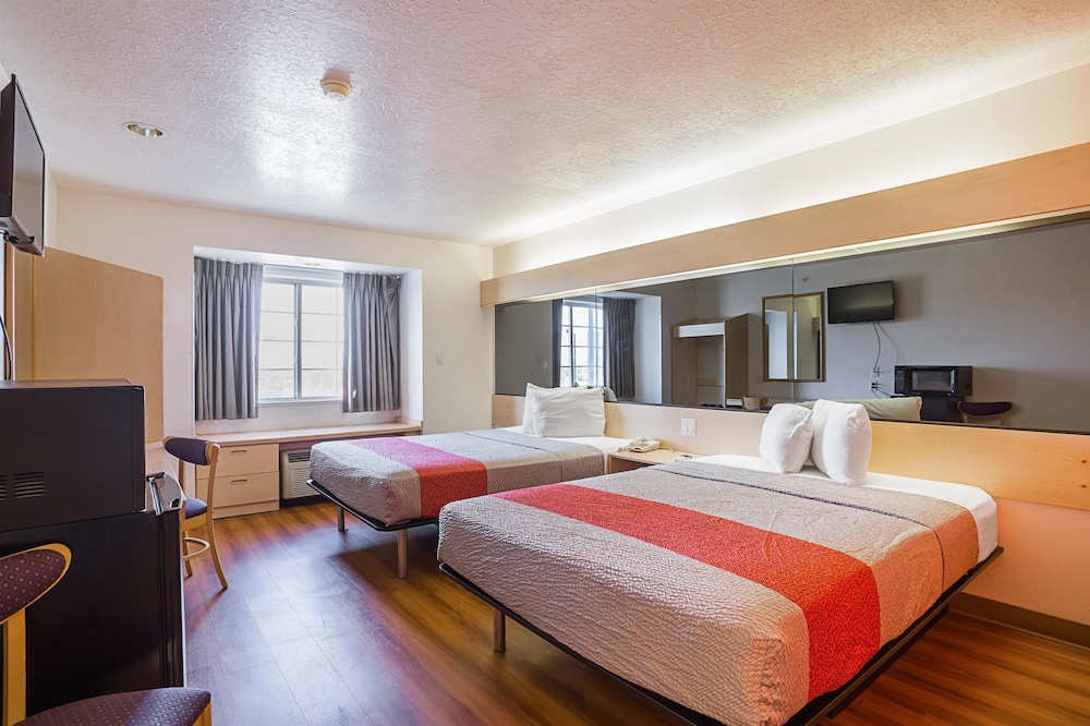 Standard Suite, 2 Queen Beds, Non Smoking - Photo 1