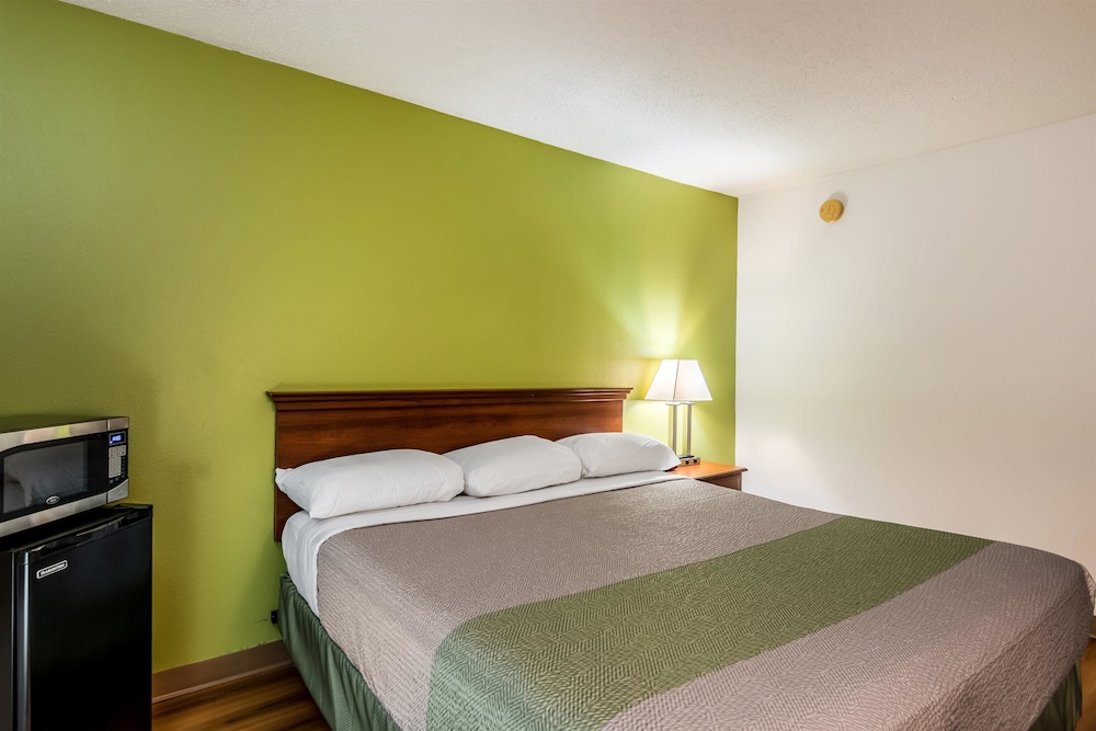 Deluxe Room, 1 King Bed, Accessible, Non Smoking photo 2