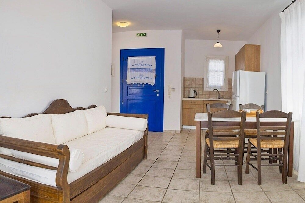 Apartment, 1 Bedroom, Partial Sea View photo 3