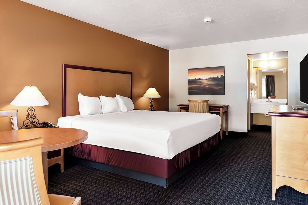 Superior Room, 1 King Bed - Photo 10