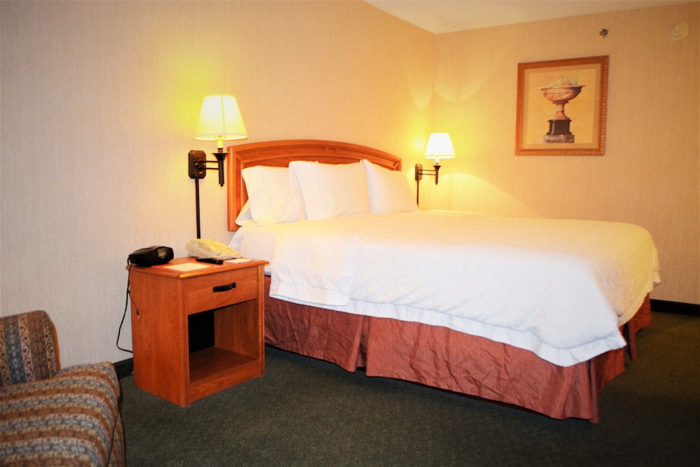 Deluxe Room, 1 King Bed, Non Smoking - Photo 1