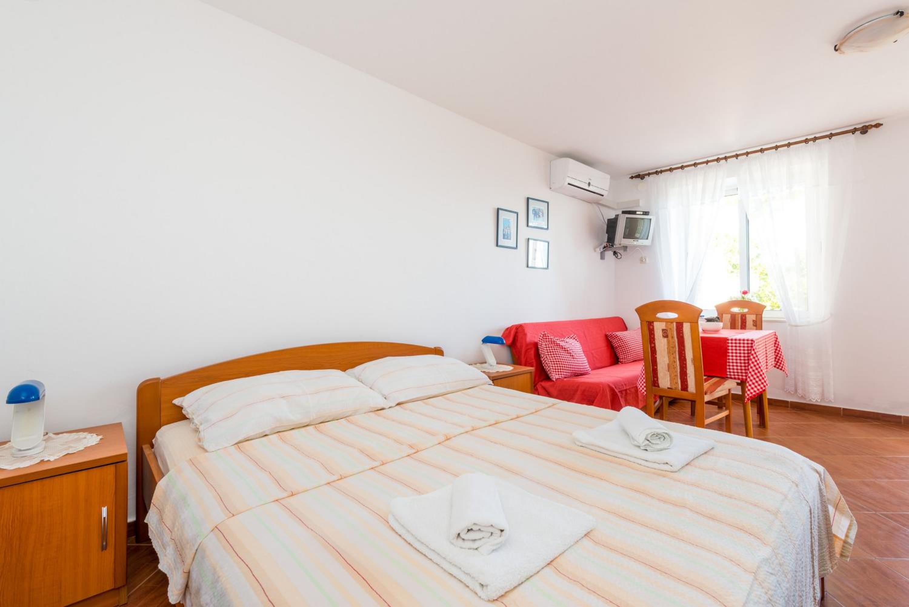 Standard Studio with Terrace and Sea View  photo 3