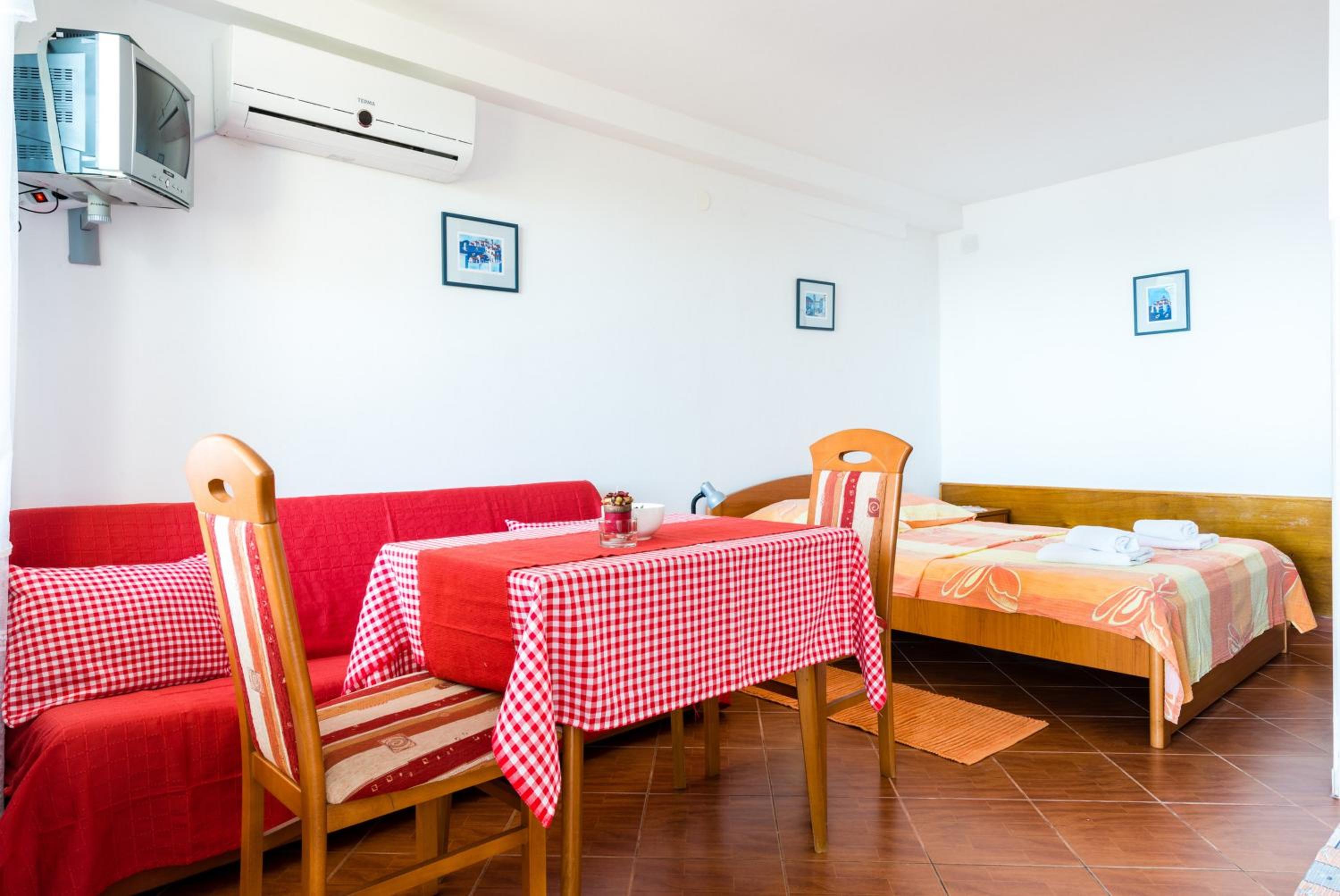 Studio with Terrace and Sea View photo 1