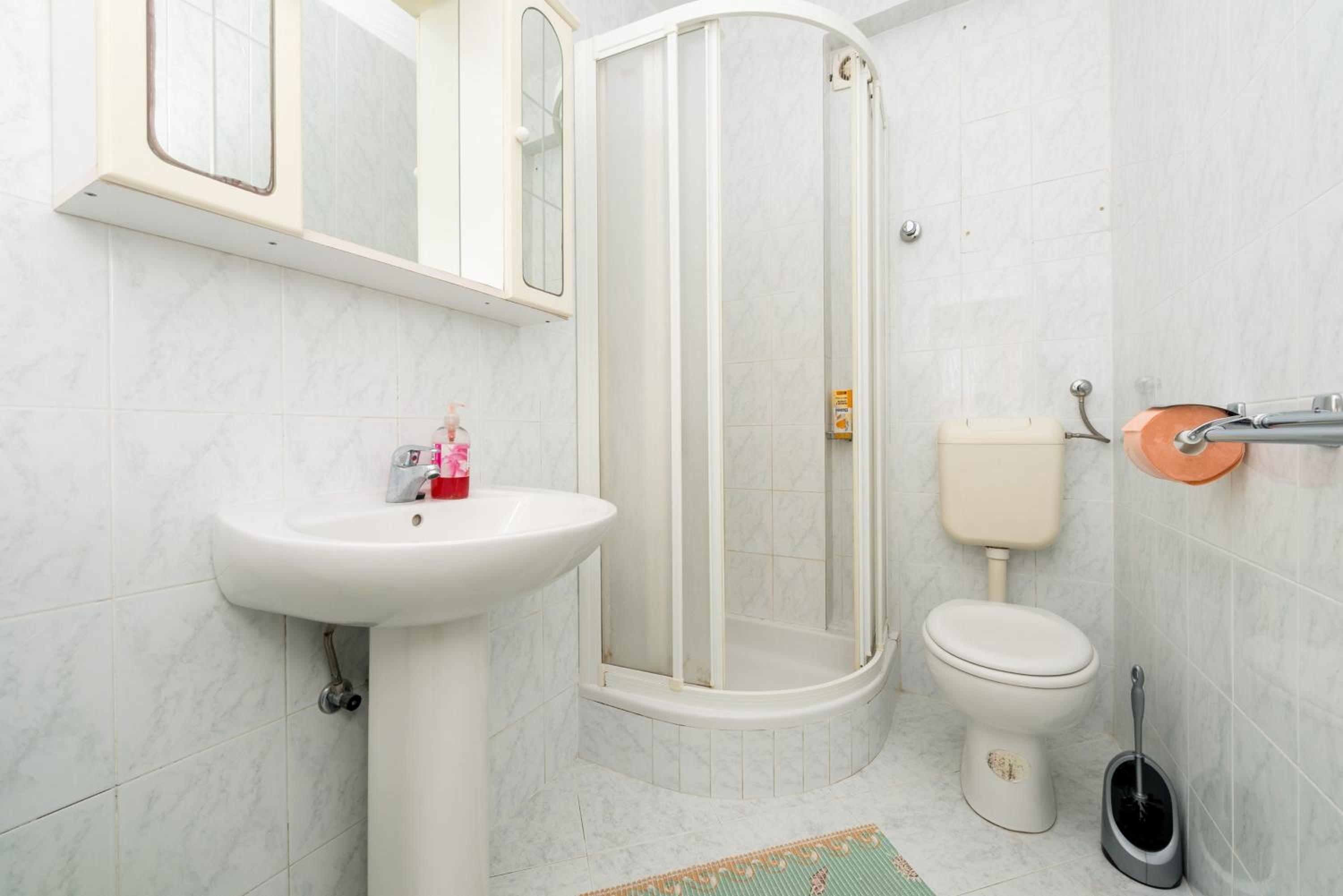 One-Bedroom Apartment with Balcony photo 2