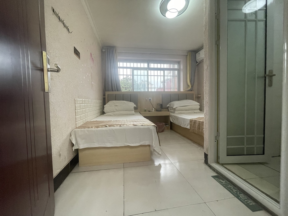 Twin Room (Chinese Mainland Guests Only) photo 2