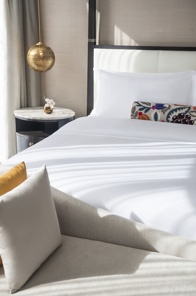 Suite, 1 King Bed (View)