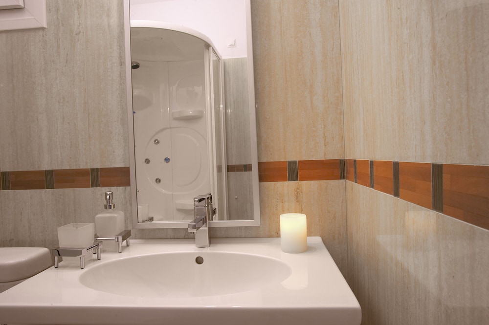 Standard Room - Photo 8