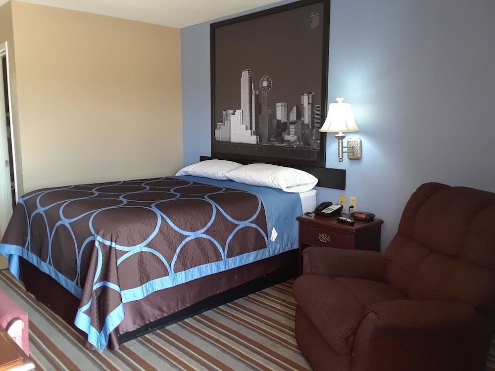 Standard Room, 1 Queen Bed photo 3