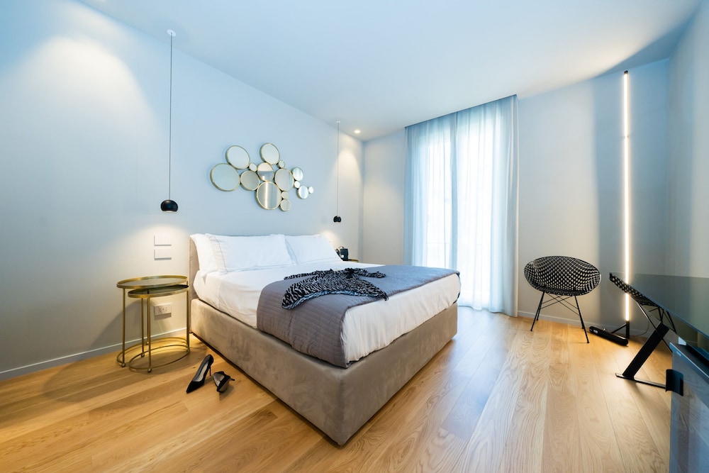 Deluxe Double or Twin Room photo 3