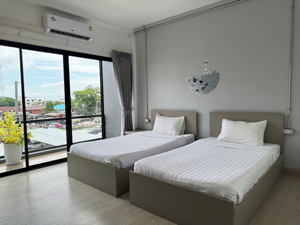 Standard Twin Room With Balcony photo 3